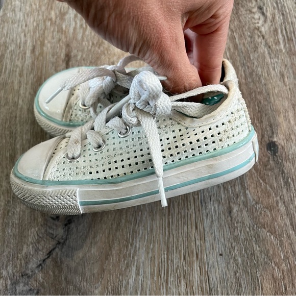 Converse shoes - Picture 3 of 6